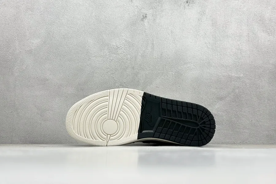 Air 1 Retro Low in Black