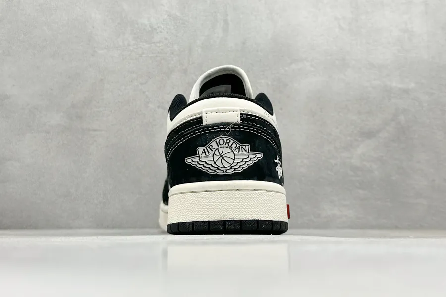 Air 1 Retro Low in Black