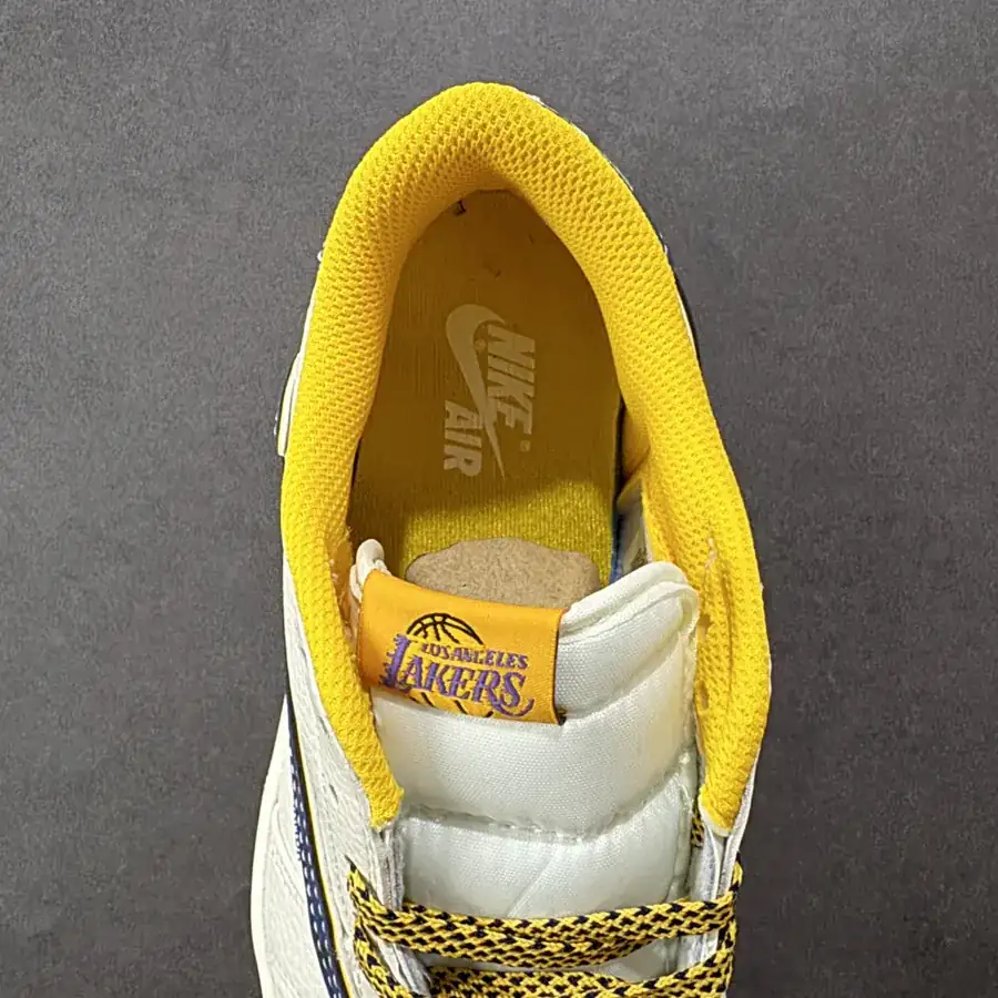 Travis Scott x Nike Air Jordan 1 Low OG Version
