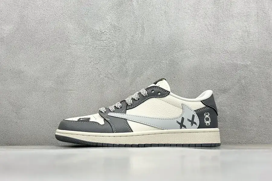 Travis Scott x Nike Air Jordan 1 Low OG Version