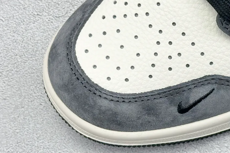 Air Jordan 1 Retro Low x Bearbrick