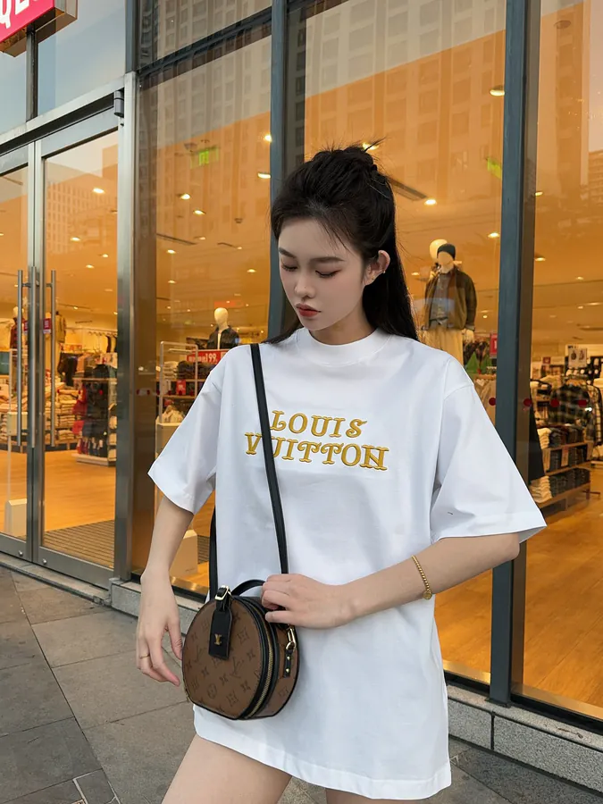 Louis Vuitton Premium Round Neck T Shirt