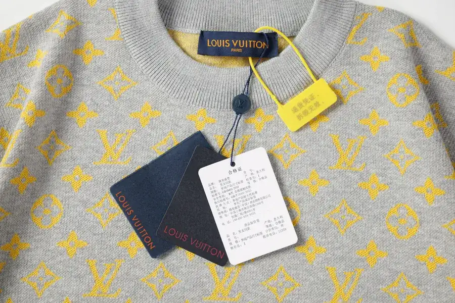 Louis Vuitton Monogram Glitter Knit Tee with Classic Design