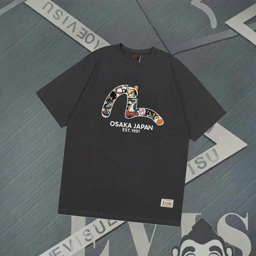 EVISU New Lucky Cat Small Seagull Print T Shirt