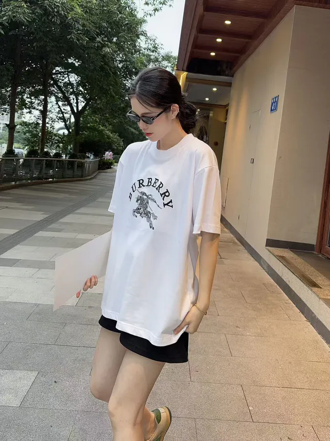 BURBERRY 2025 New Arrival Casual T Shirt with Logo Embroidery