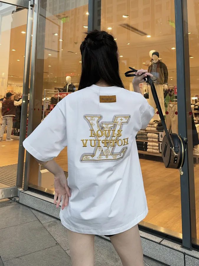 Louis Vuitton Premium Round Neck T Shirt