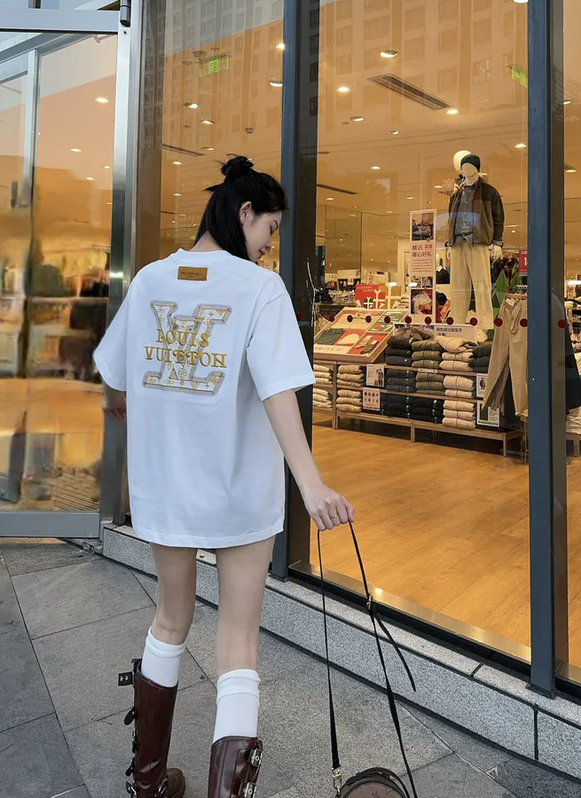 Louis Vuitton Premium Round Neck T Shirt