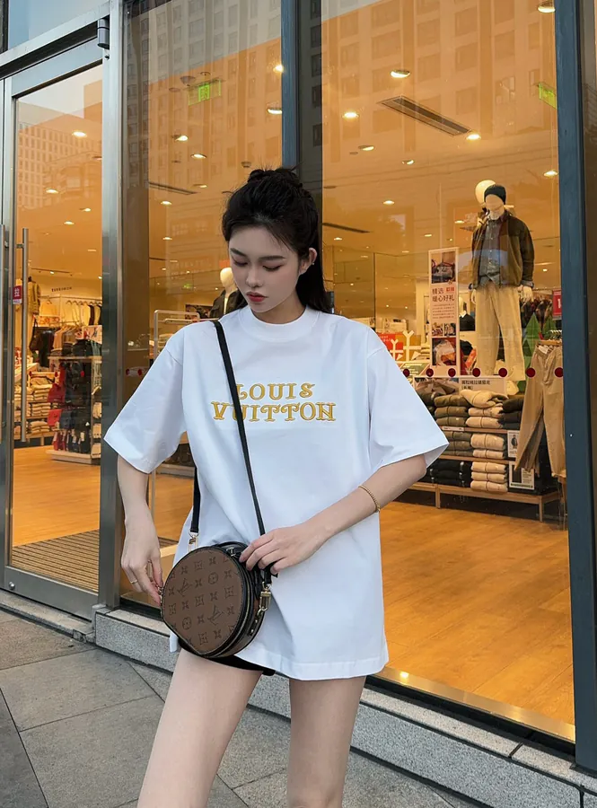 Louis Vuitton Premium Round Neck T Shirt