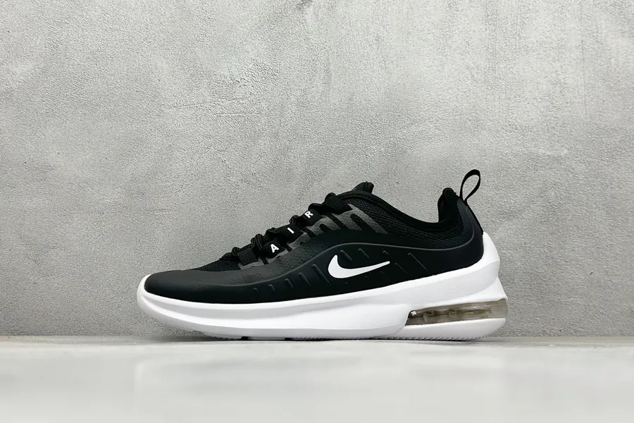 Nike Air Max Axis Lightweight Comfort Sneakers