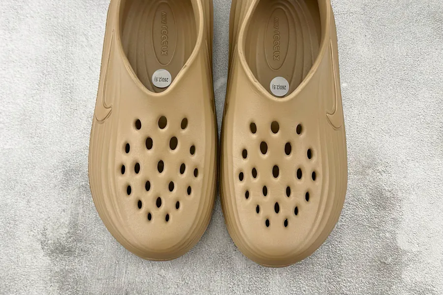 Nike ReactX Rejuven8 in Khaki
