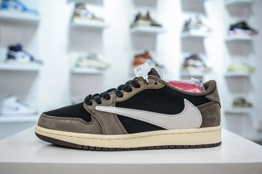 Travis Scott x Air Jordan 1 Reverse Mocha