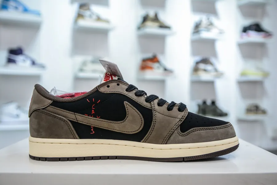 Travis Scott x Air Jordan 1 Reverse Mocha