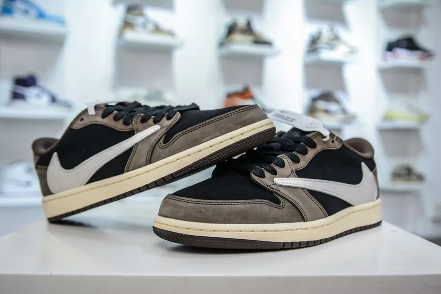 Travis Scott x Air Jordan 1 Reverse Mocha
