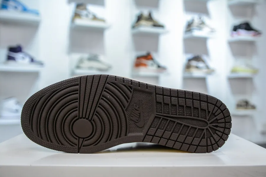 Travis Scott x Air Jordan 1 Reverse Mocha