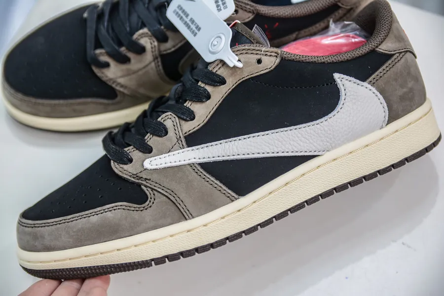 Travis Scott x Air Jordan 1 Reverse Mocha