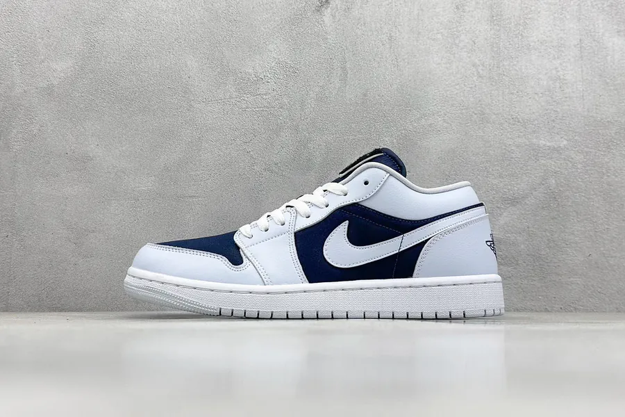 AJ1 Low Original Leather Sneaker