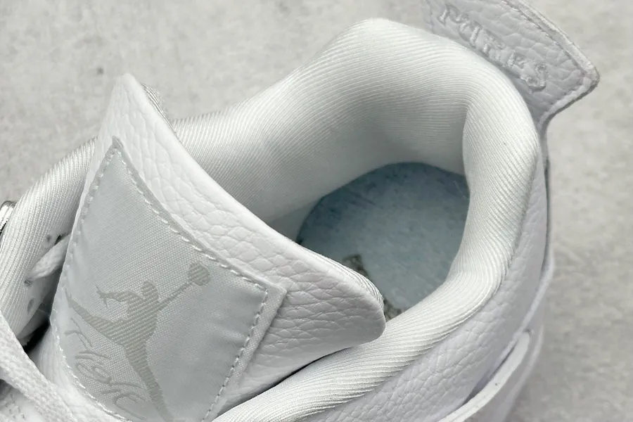 Air Jordan AJ4 Retro White Cat