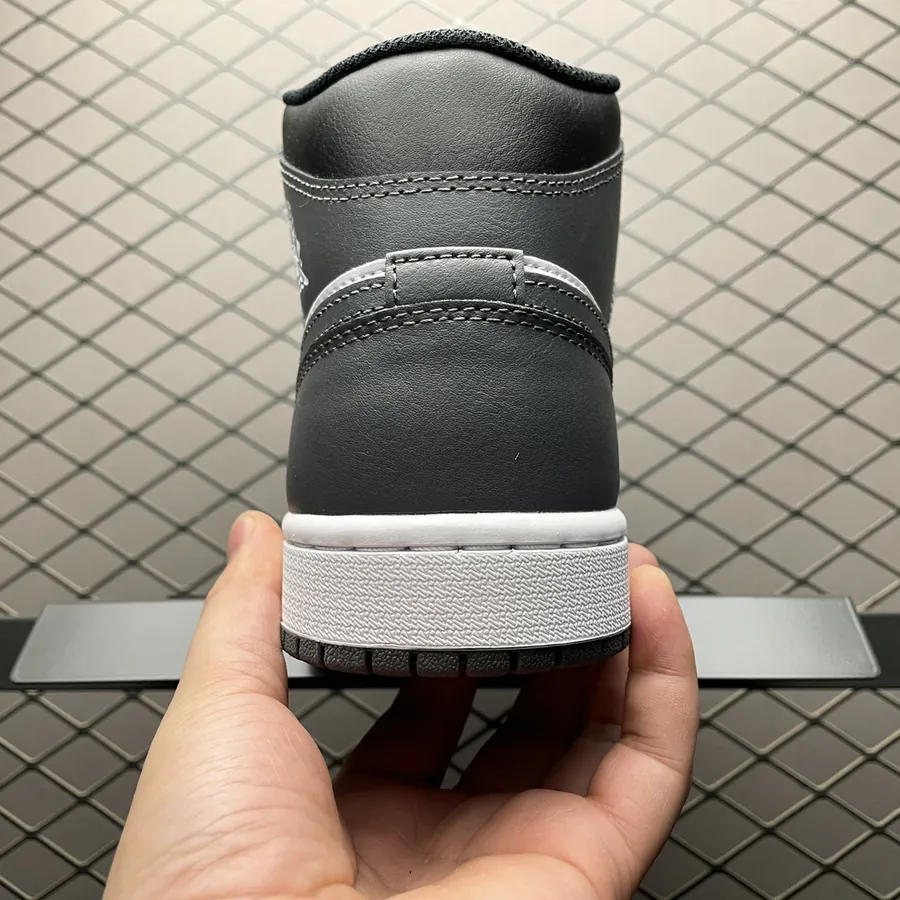 Air Jordan 1 Mid KK Version Company Stock