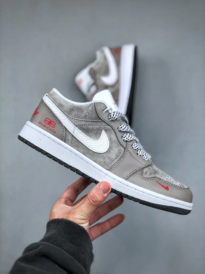 1 LOW 1乔1 Low Sneaker