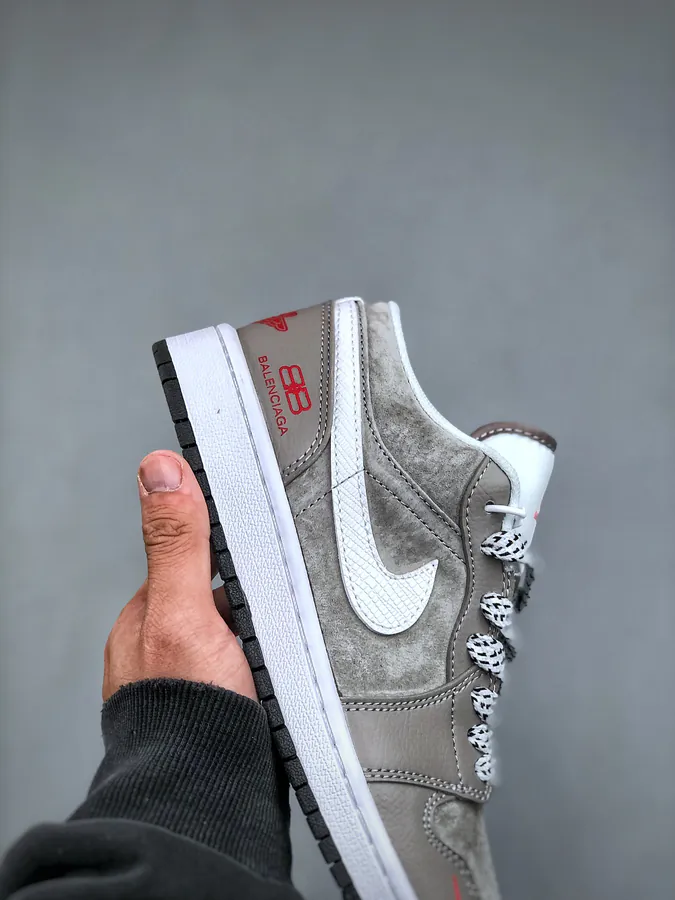 1 LOW 1乔1 Low Sneaker