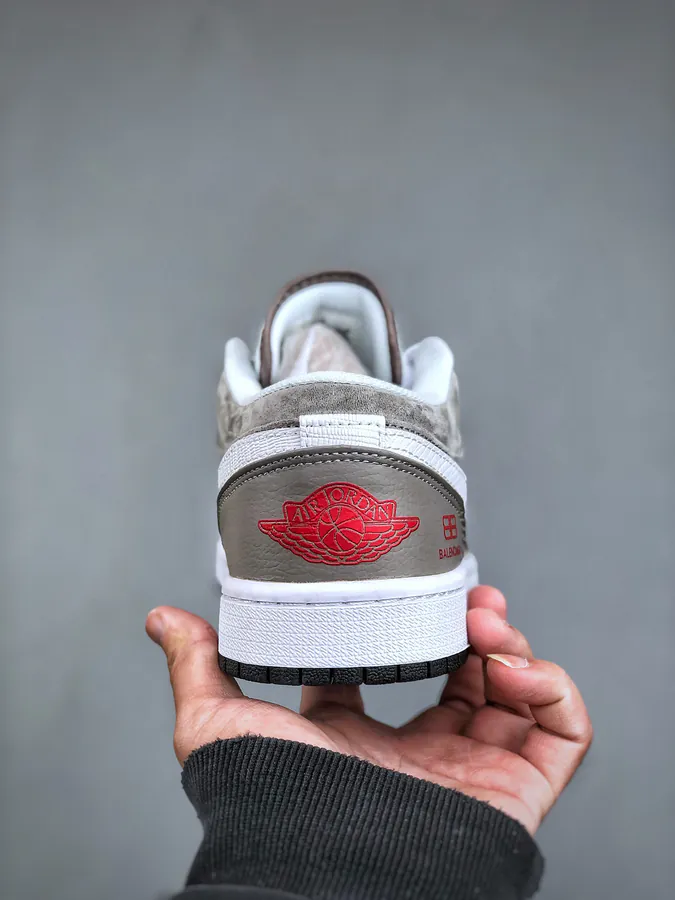 1 LOW 1乔1 Low Sneaker