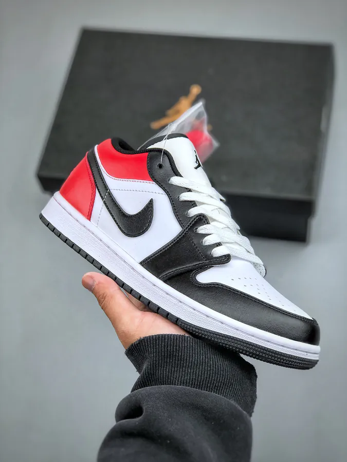 Air Jordan 1 Low AJ1 in Classic Colorway