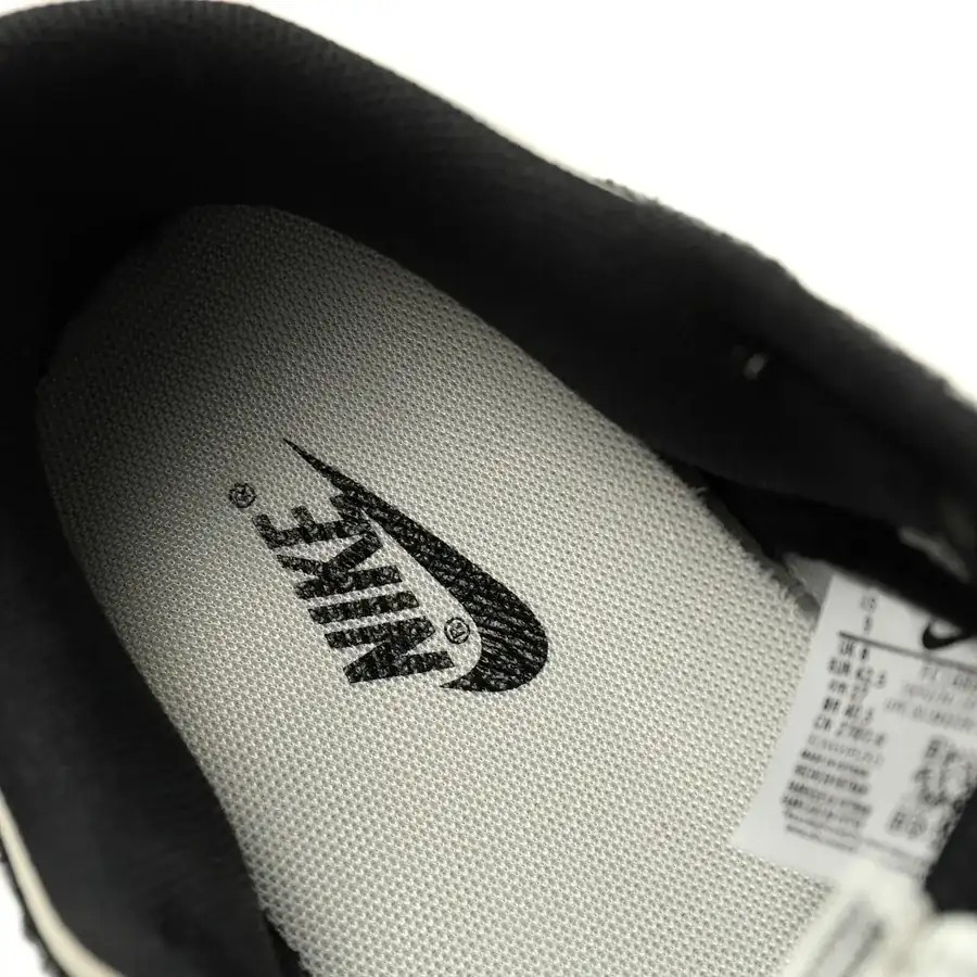 Louis Vuitton x SB Dunk Low 'Monogram' Sneaker