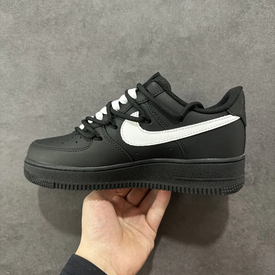 Nike Air Force 107 Low Customized Edition, Air Force One Low Sneaker