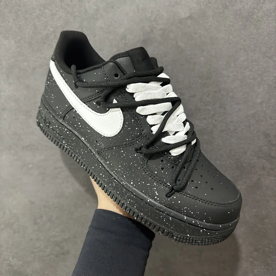 Nike Air Force 107 Low Customized Edition, Air Force One Low Sneaker