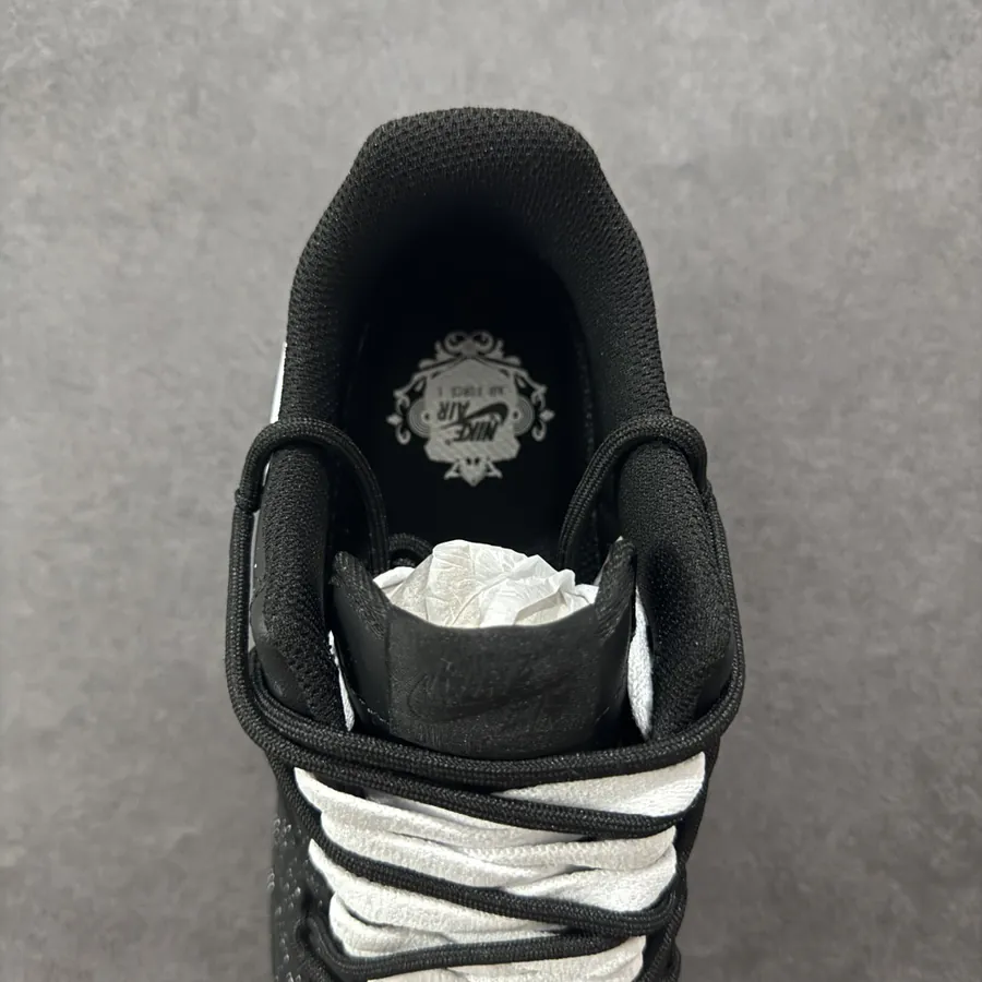 Nike Air Force 107 Low Customized Edition, Air Force One Low Sneaker