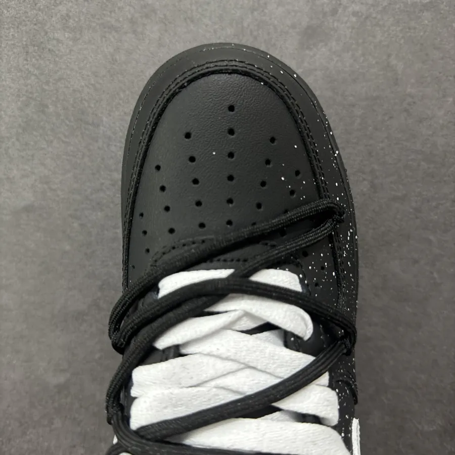 Nike Air Force 107 Low Customized Edition, Air Force One Low Sneaker