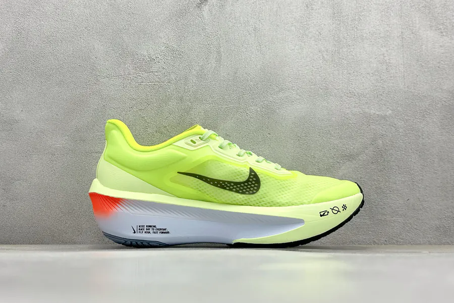Nike Zoom Fly 6 Lightweight Running Shoes with Flyknit Material