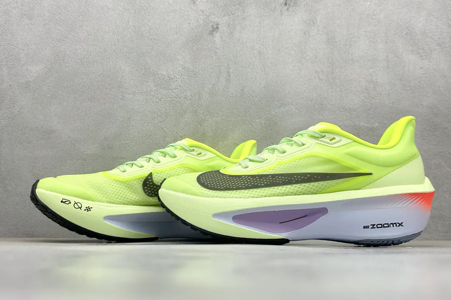 Nike Zoom Fly 6 Lightweight Running Shoes with Flyknit Material
