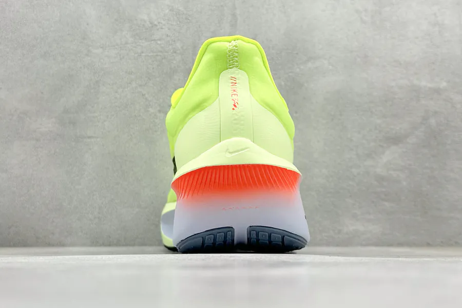 Nike Zoom Fly 6 Lightweight Running Shoes with Flyknit Material