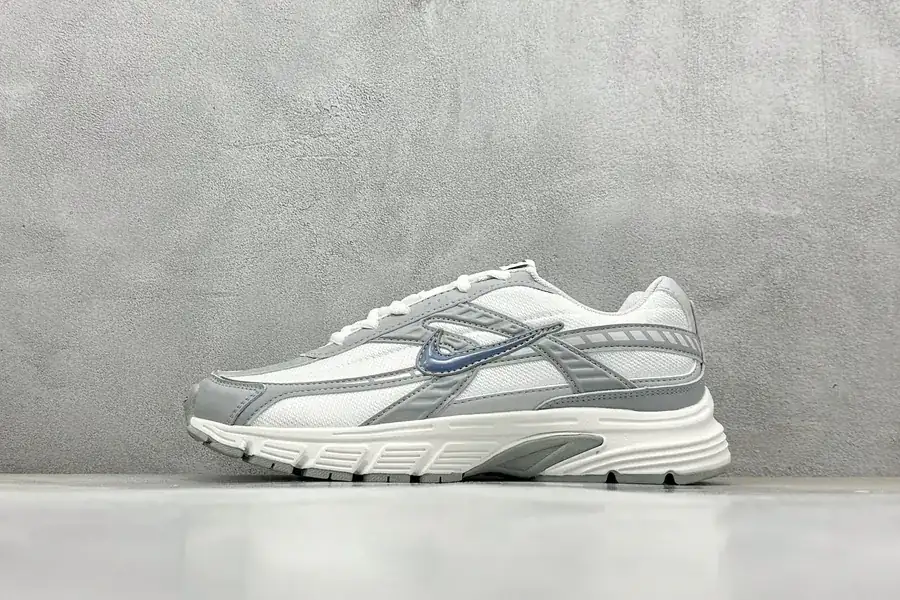 Nike Initiator Running Vintage Style Dad Shoes