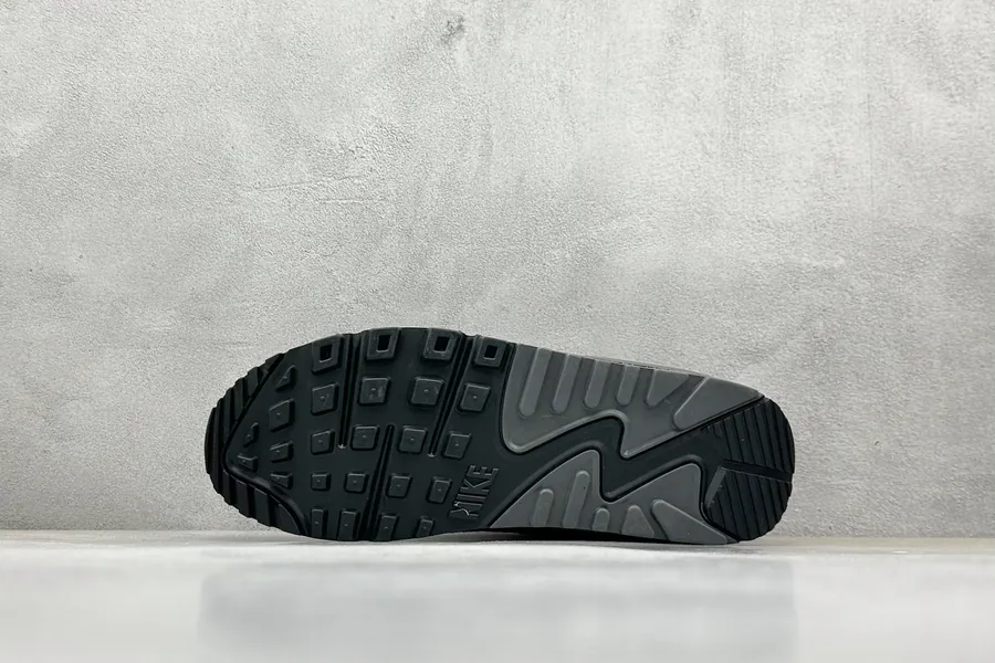 Nike Air Max 90 Urban Sport Sneaker