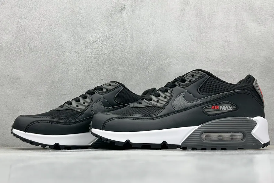Nike Air Max 90 Urban Sport Sneaker