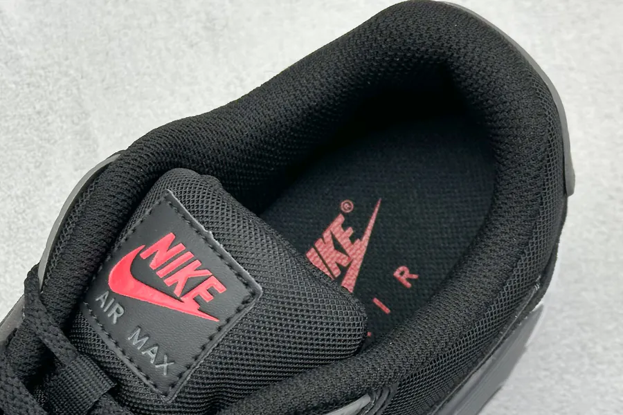 Nike Air Max 90 Urban Sport Sneaker