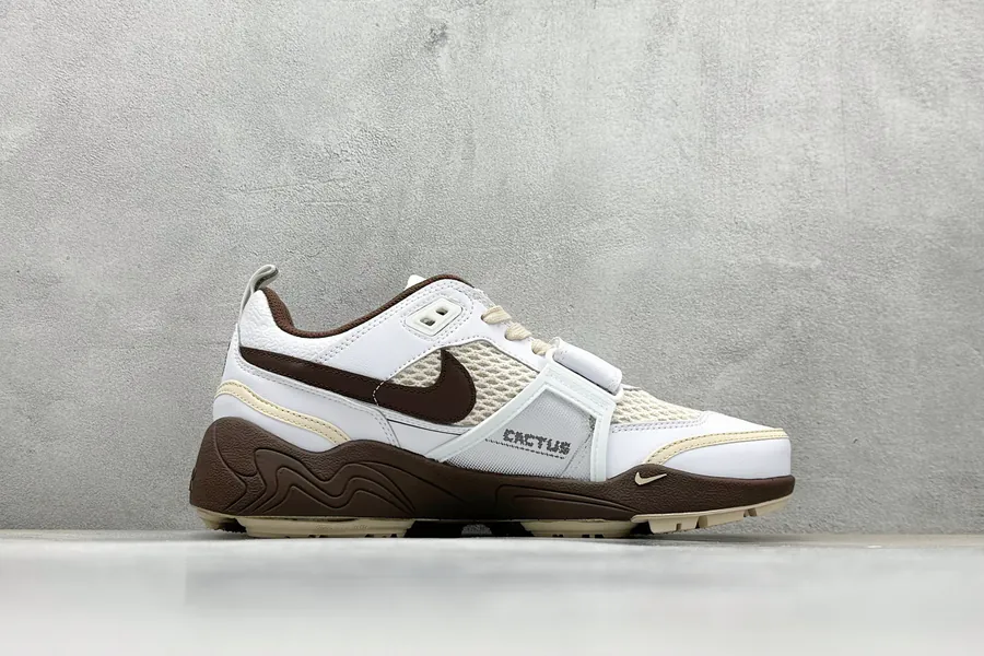 Travis Scott x Nike Zoom Field Jaxx Light Chocolate Sneaker