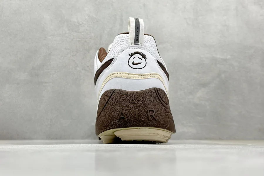 Travis Scott x Nike Zoom Field Jaxx Light Chocolate Sneaker