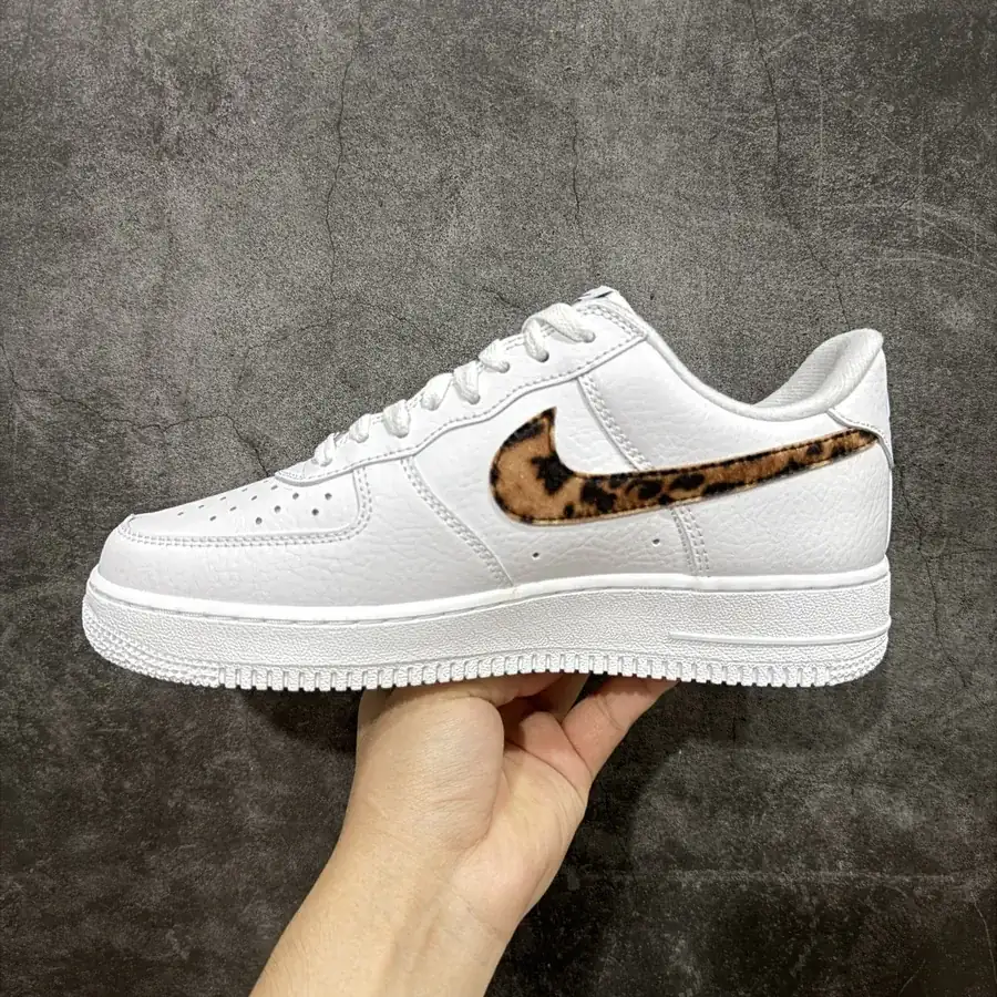 Nike Air Force 1 Low 07 x Superme Leopard Print