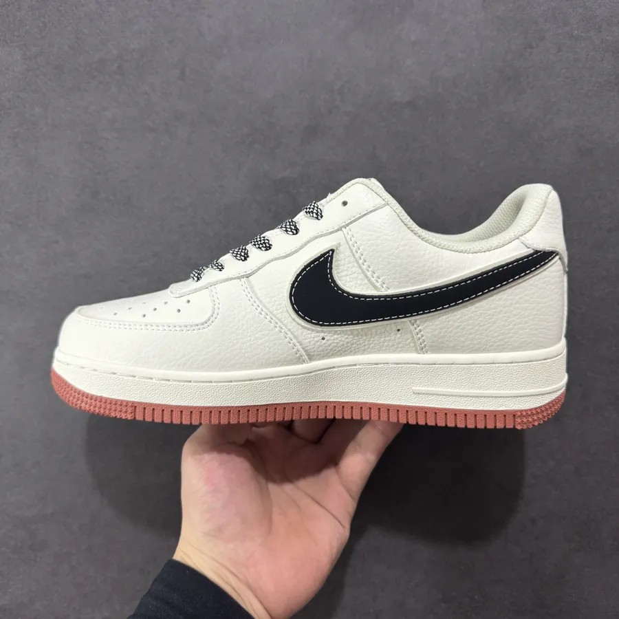 Nike Air Force 1 07 Low Premium Edition