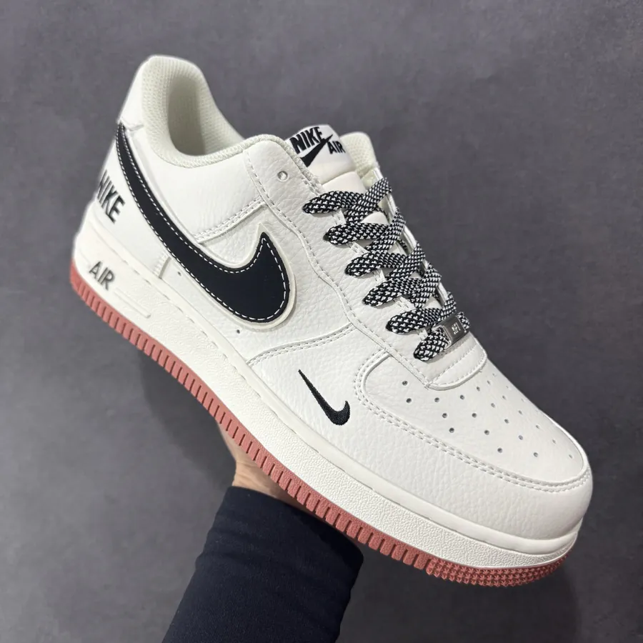 Nike Air Force 1 07 Low Premium Edition