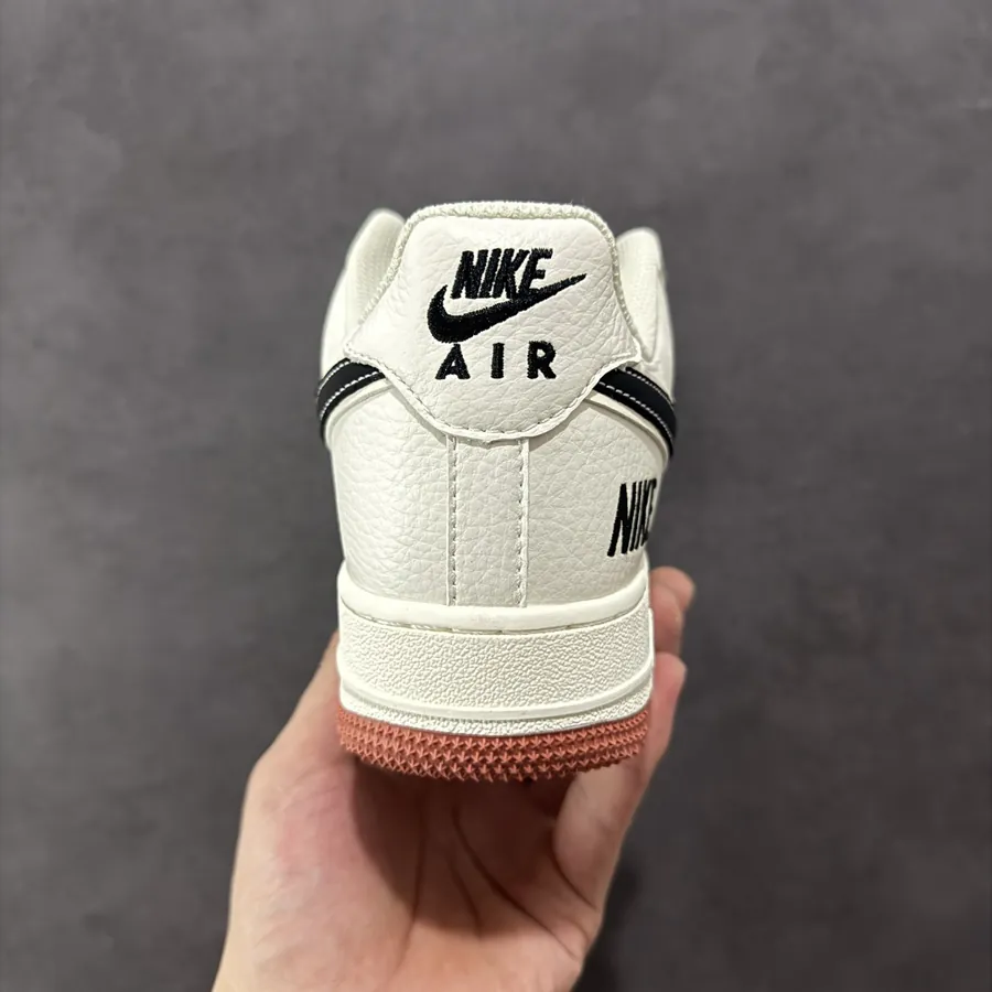 Nike Air Force 1 07 Low Premium Edition