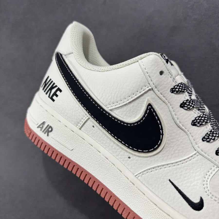 Nike Air Force 1 07 Low Premium Edition
