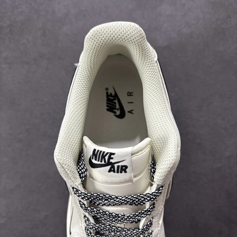 Nike Air Force 1 07 Low Premium Edition