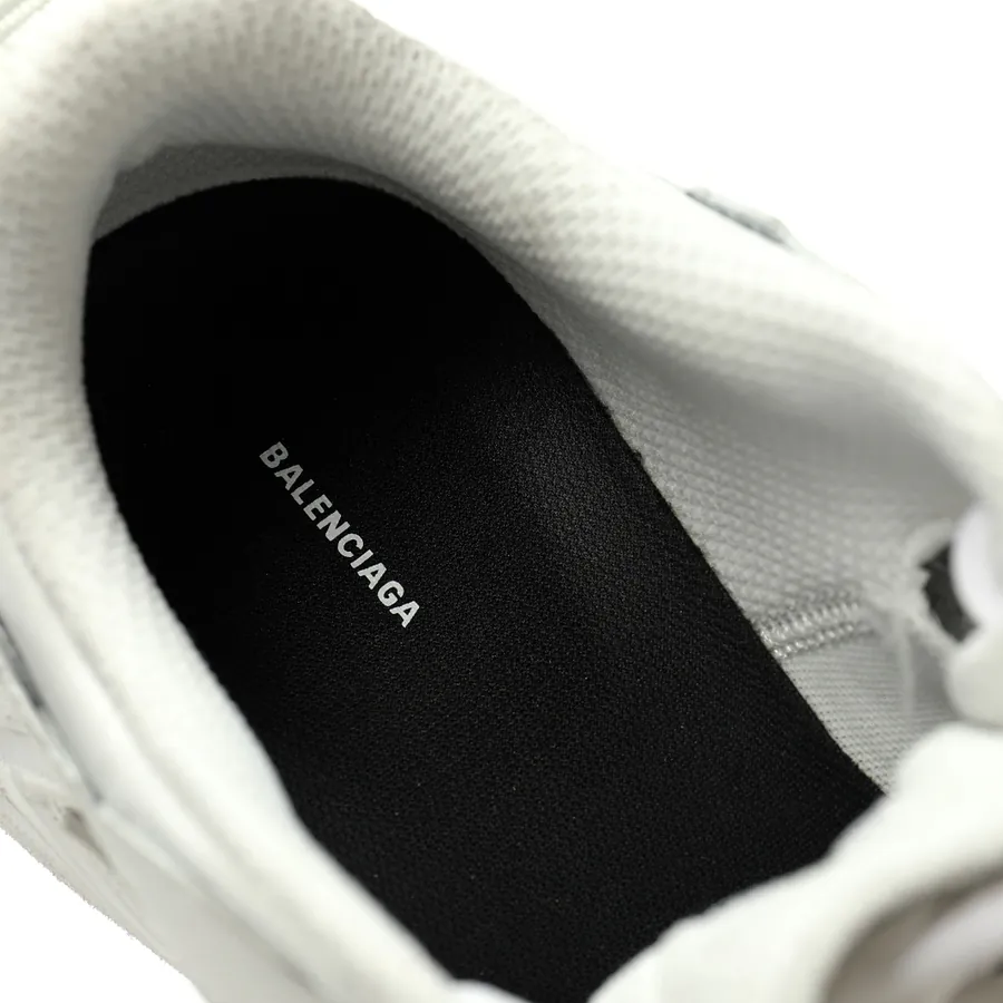 BALENCIAGA Monday Sneaker Vintage Style, Daily Commute