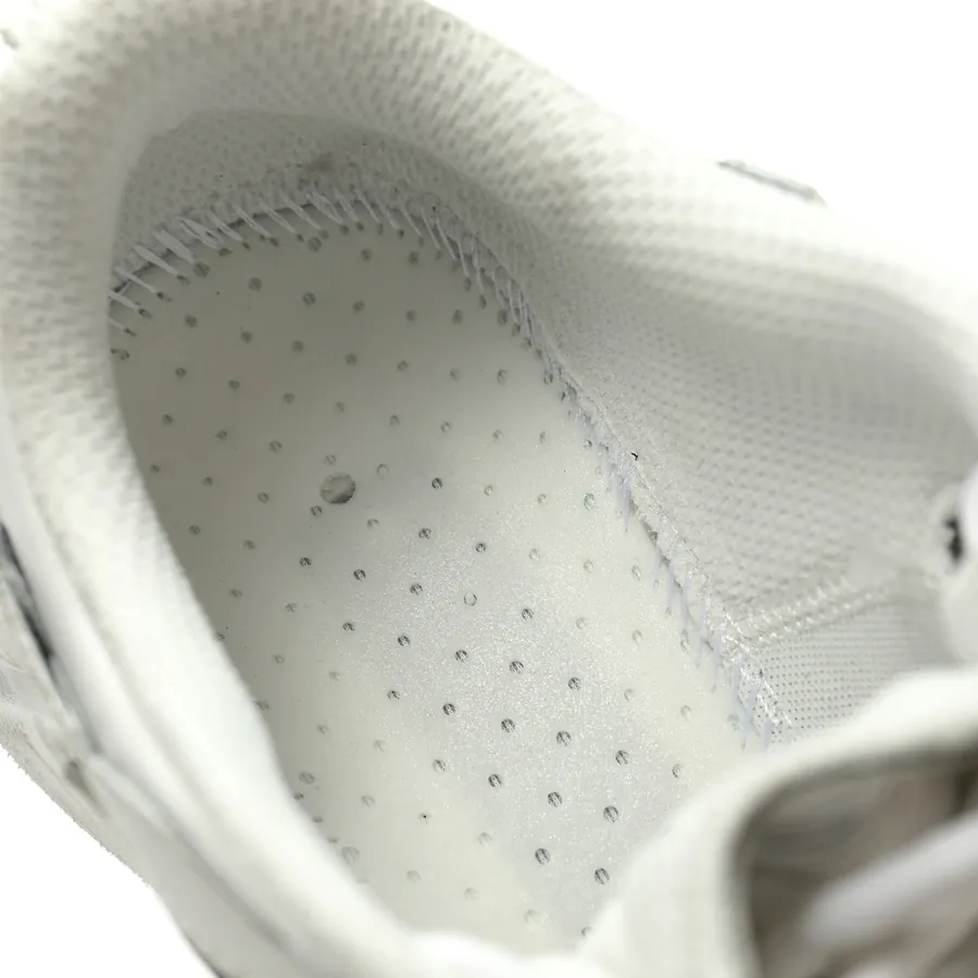 BALENCIAGA Monday Sneaker Vintage Style, Daily Commute
