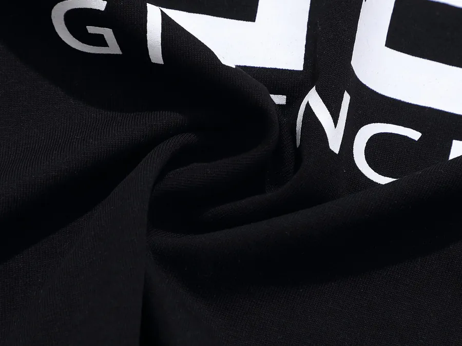 GIV GVC Vintage Print Short Sleeve