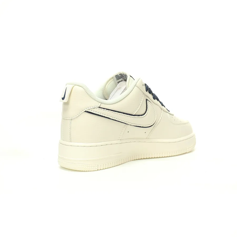 Air Force 1 '07 8 Low Premium Classic Low Top Sneaker
